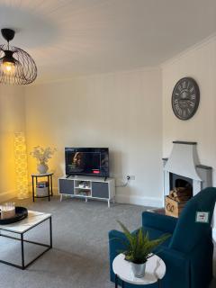 Cosy 2 Bed Maisonette near Heathrow & Windsor - 8