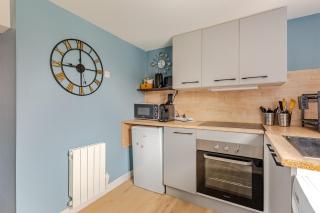 Banksy centre-ville, place de l'étoile - 4