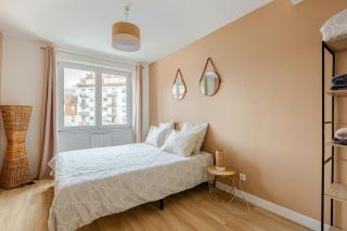 Banksy centre-ville, place de l'étoile - 6