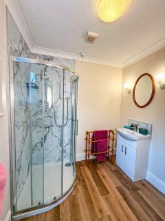 Three Bedroom Bungalow ideal for families or contractors Highbridge - Highbridge - 1
