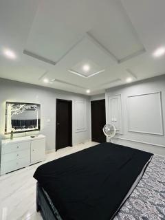 StayLowkey Apartment Bahria Town Lahore - 7