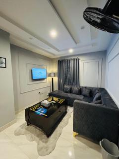 StayLowkey Apartment Bahria Town Lahore - 5