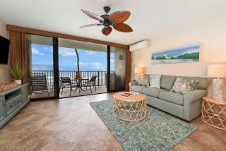 Papakea F208 · PK F208 Kaanapali BeachFront Condo w Ocean Views - 1