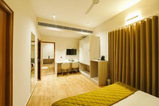 M Suites And Hotel - 8