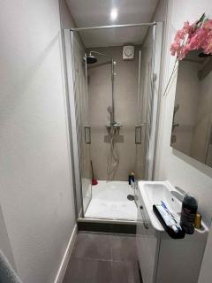 Belle chambre lumineuse proche gare - 6