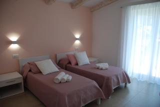 OrangeSun Holiday Home x12 with parking - 5