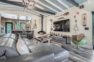 Elegant Three Bedroom Coastal Villa with Private Pool - 0