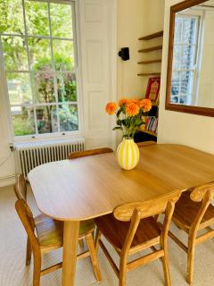 Spacious Central London 3-bed House, with Garden - 0