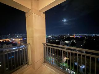 Modern New Renovated 1 Bedroom & Balcony with a Stunning View, By Repubic Square, Center - 7