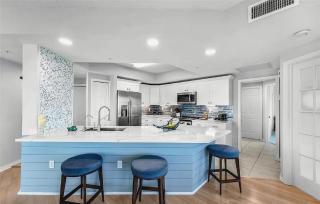 Spacious Two Bedroom Gulf View Condo with Beach Access - 8