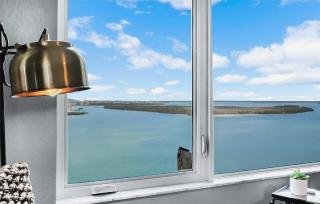 Spacious Two Bedroom Gulf View Condo with Beach Access - 1