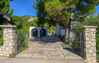 3 Bedroom Beautiful Apartment In Klek - 9