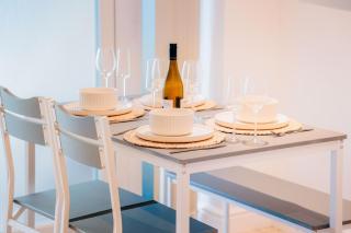 Studio House by Brookland Stays Serviced Accommodation Short Lets Feltham with Free WiFi - 4