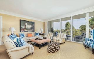 Elegant Three Bedroom Residence with Ocean Views - 0