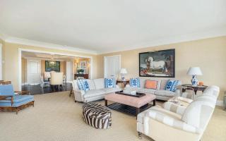 Elegant Three Bedroom Residence with Ocean Views - 8