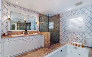 Elegant Three Bedroom Residence with Ocean Views - 1