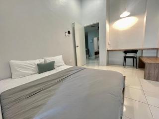 Cozy Double-storey House 4R4BR - 9