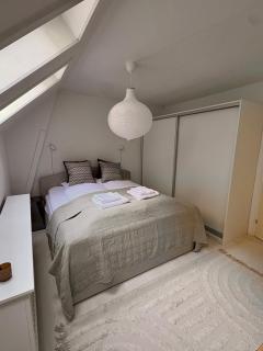 Peaceful Courtyard - Royal Palace & Marble Church - 1