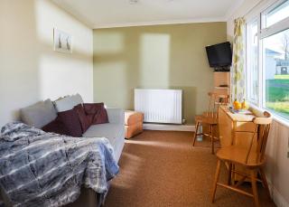 Meadow Lakes Holiday Park - 2