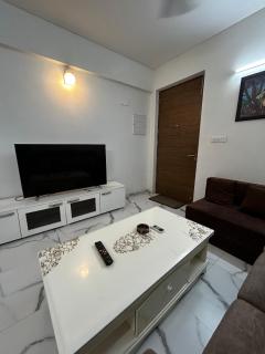 Happy Homz Stay, Entire Serene Apartment in the Heart of Gurgaon - 7