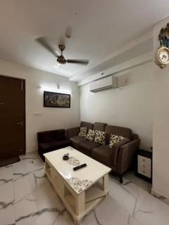 Happy Homz Stay, Entire Serene Apartment in the Heart of Gurgaon - 4