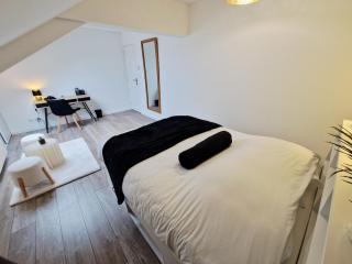 Beautiful High-End Duplex 2 Bedrooms - 7