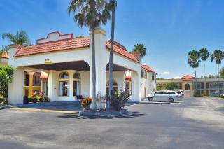 Baymont by Wyndham Orlando East - 1