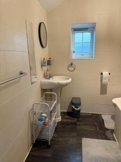 Cosy countryside stay- Waters Upton, Telford - 1