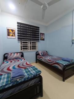 ABE Homestay Gong Badak - 5