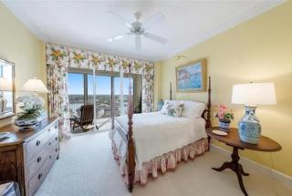 Spacious Gulf-view Residence - 5