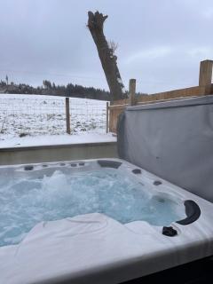 Woodlane 3bedroom7 seater hottub and a pool table - 8