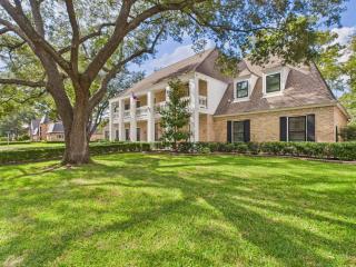 Wagon Wheel BNB - 20 minutes to IAH, pool, spa, 7 BDR - 4