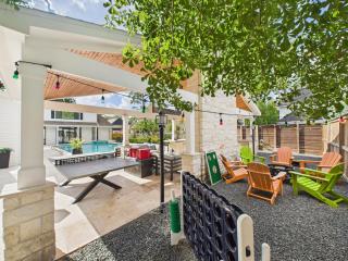 Wagon Wheel BNB - 20 minutes to IAH, pool, spa, 7 BDR - 1