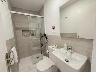 Alcalá Retreat: Ocean View & Modern Comfort - 4