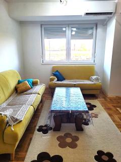 Strumica Suite Apartment Near The City Park - 3
