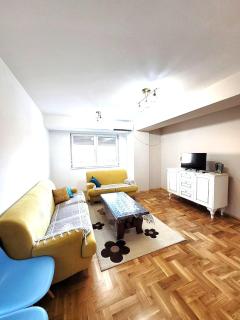 Strumica Suite Apartment Near The City Park - 1