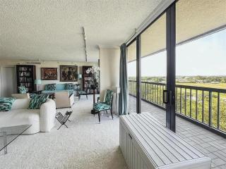 Spacious Three Bedroom Condo with Lake Views - 1