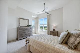 Penthouse In The Sky With Water Views - 8