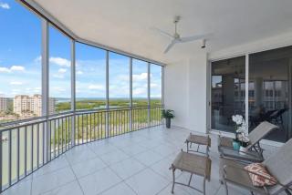 Penthouse In The Sky With Water Views - 1