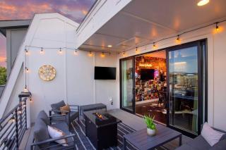 2 Adjacent Luxury Homes Rooftop Decks & Game Rooms - 2