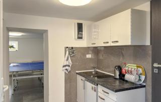 2 Bedroom Cozy Home In Salopeki Modruski - 7