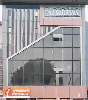 Hotel Taj Parkway - 0