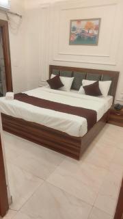 Hotel Taj Parkway - 4