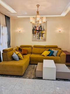 Luxurious 3 Bedroom Apartment - 0