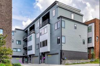 2 Homes with Rooftops & City Views - 2