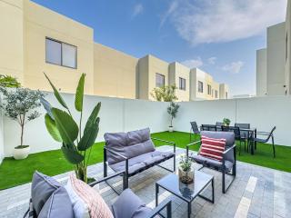 Amazing Townhouse - Yas Island - 5 min to Formula 1, Ferrari World, Warner Bros, Sea World - Designer's Choice - 6