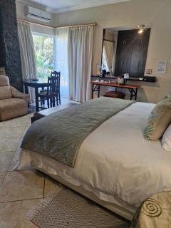 Lumley's Place Guesthouse - 6