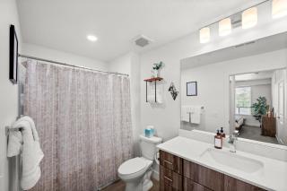 Modern Downtown 2BR 2BA with City Views Fire Pit Walk to Delta Center -  - 4