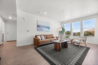 Modern Downtown 2BR 2BA with City Views Fire Pit Walk to Delta Center -  - 1