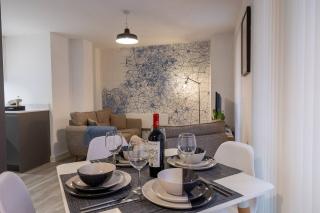 Luxurious Central Manchester Apartment with Modern Amenities - 2